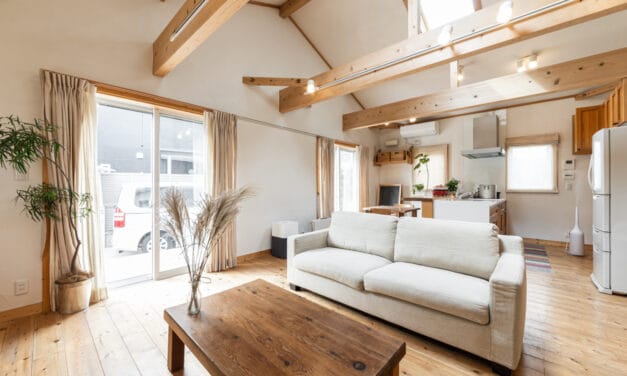 Donnez du caractère à votre déco avec des objets en bois finement travaillés