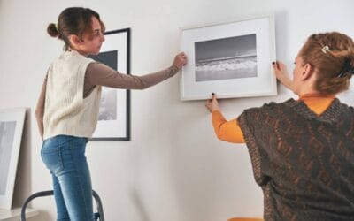 Pourquoi adopter les cimaises murales pour accrocher ses tableaux ?