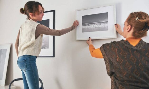 Pourquoi adopter les cimaises murales pour accrocher ses tableaux ?